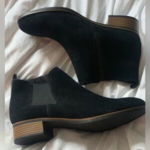 White Mountain Black Ankle Boots